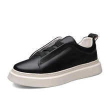 Tênis Masculino em Couro Piannaro PN320 com design clássico e sola antiderrapante.