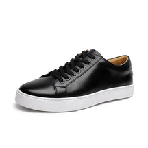 Tênis Masculino em Couro Piannaro PN336 com design elegante e confortável.