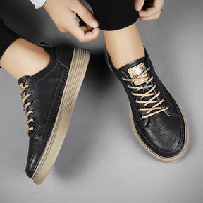 Tênis Masculino em Couro Piannaro PN413 com design moderno e confortável.