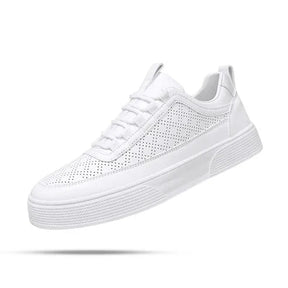 Tênis Masculino Piannaro PN256 com design minimalista e solado reto.