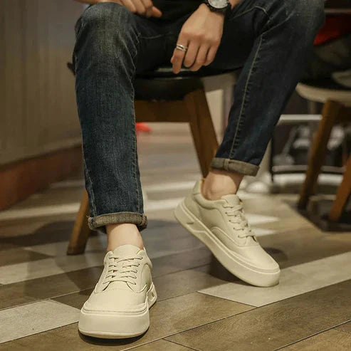 Tênis Masculino Piannaro PN270 com design moderno e minimalista.