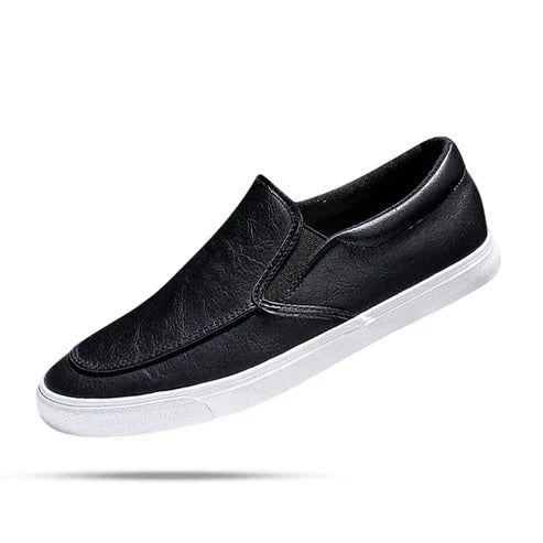 Tênis Masculino Slip On em Couro Piannaro PN285 nas cores preto, branco e caramelo.